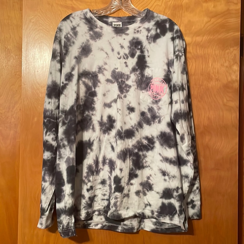 VS pink long sleeve shirt